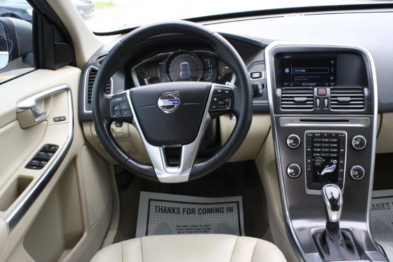 Used 2015 Volvo XC60 T6 w/ Protection Package AWD/4WD image 13