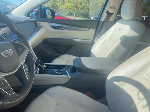 Used 2020 Cadillac XT5 Premium Luxury w/ LPO, Floor Liner Package FWD image 6
