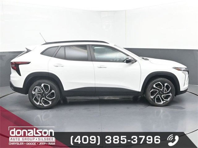 Used 2024 Chevrolet Trax RS image 2