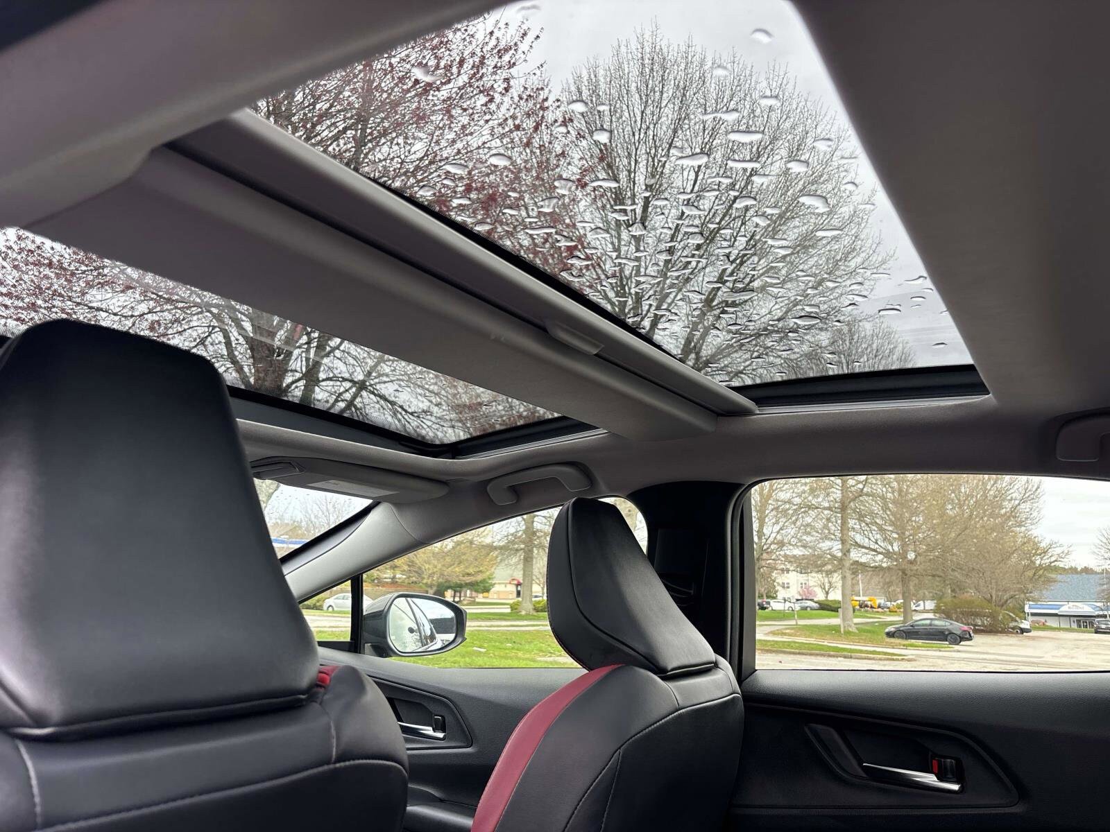 Used 2024 Toyota Prius Prime FWD image 10