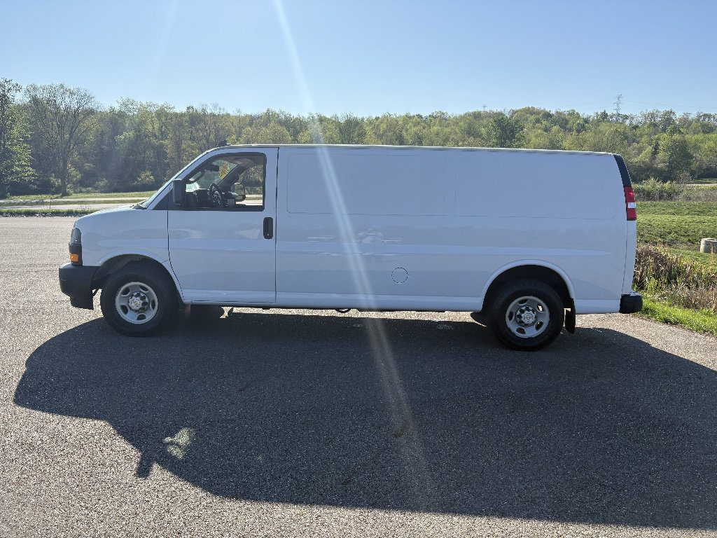 Used 2020 Chevrolet Express 3500 Extended w/ Driver Convenience Package RWD image 2