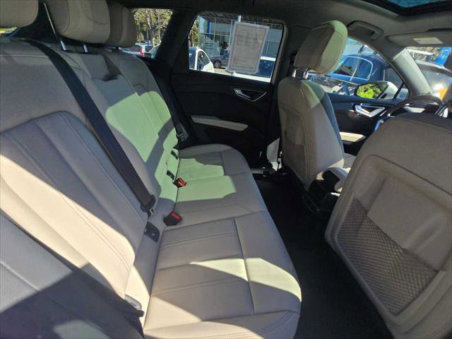 Used 2023 Audi Q4 e-tron Premium Plus w/ Premium Plus image 15