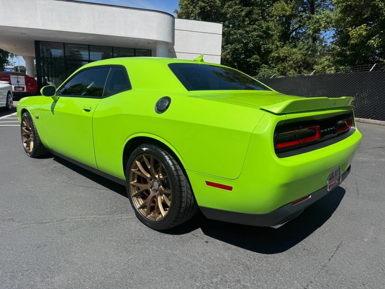 Used 2015 Dodge Challenger SRT w/ Technology Group RWD image 3
