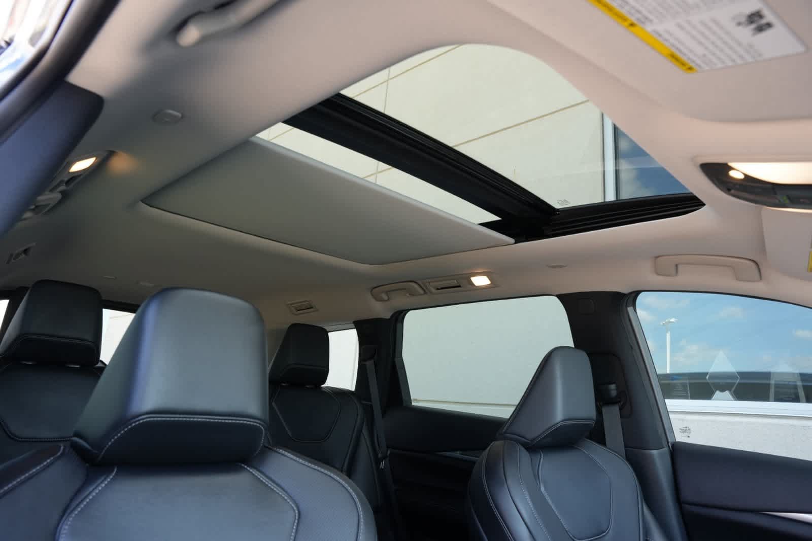 Certified 2027 INFINITI QX60 Pure w/ Cargo Package FWD image 23