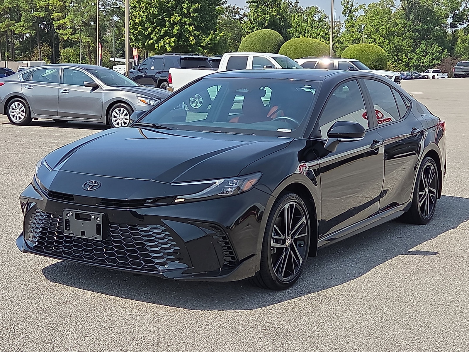 Used 2026 Toyota Camry XSE AWD/4WD image 2