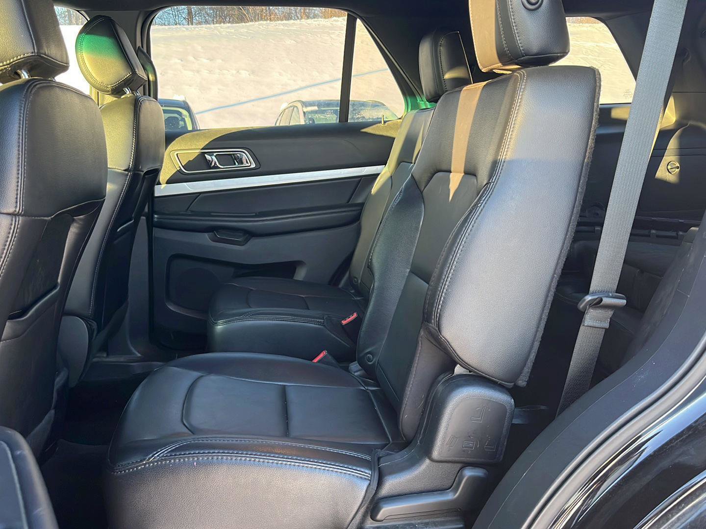 Used 2016 Ford Explorer XLT w/ Equipment Group 202A image 22