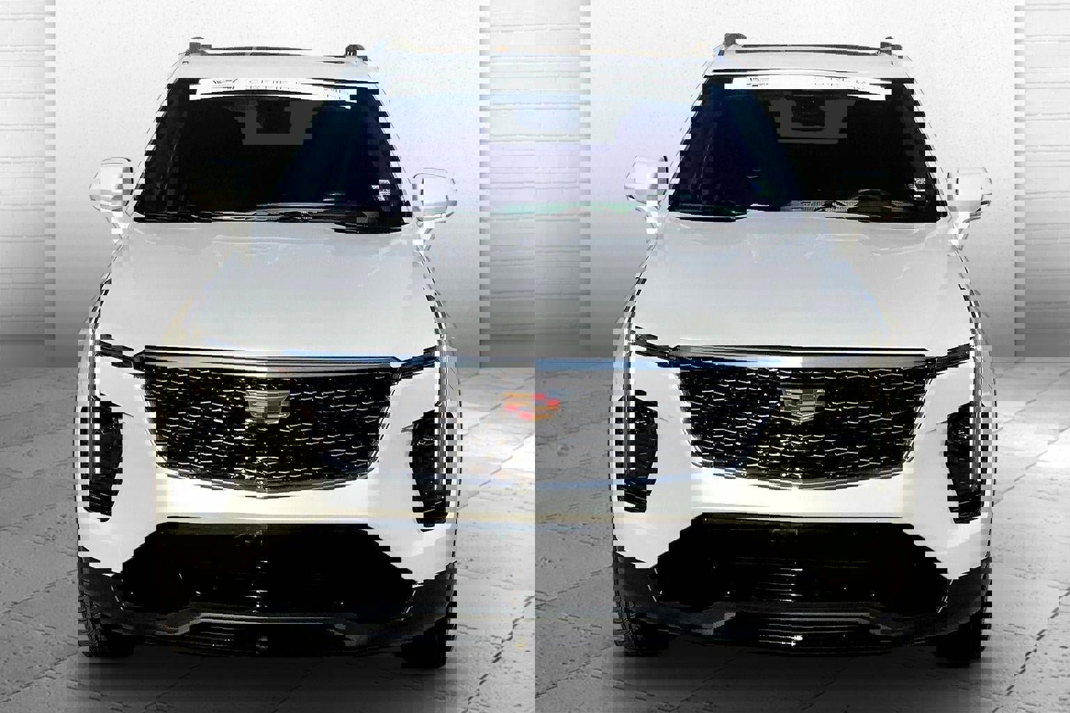 Used 2024 Cadillac XT4 Premium Luxury w/ Technology Package image 2