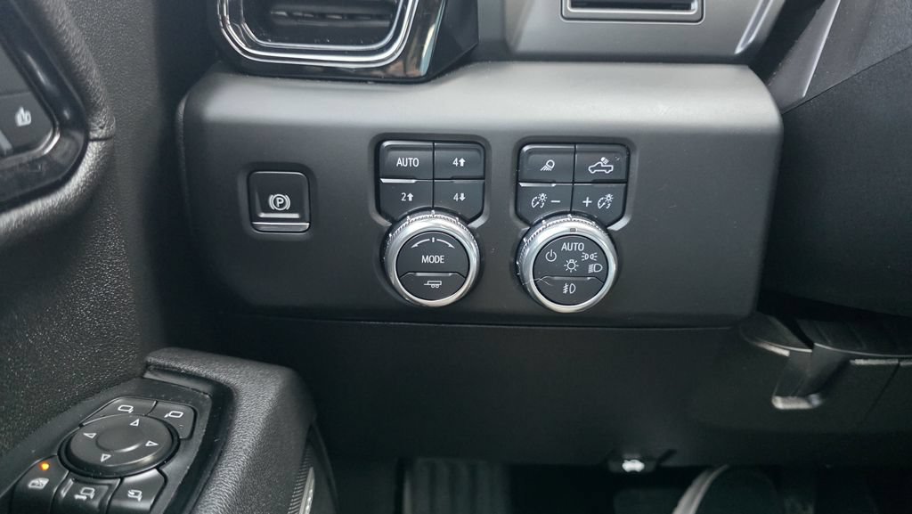 Used 2025 GMC Sierra 2500 AT4 AWD/4WD image 21