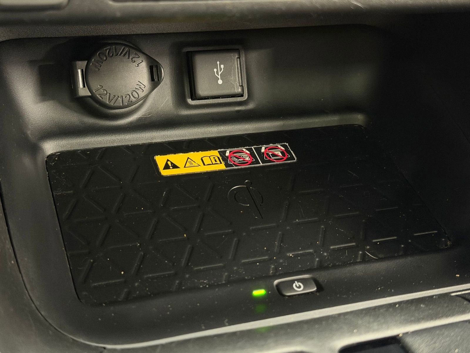 Used 2022 Toyota RAV4 XLE Premium AWD/4WD image 27