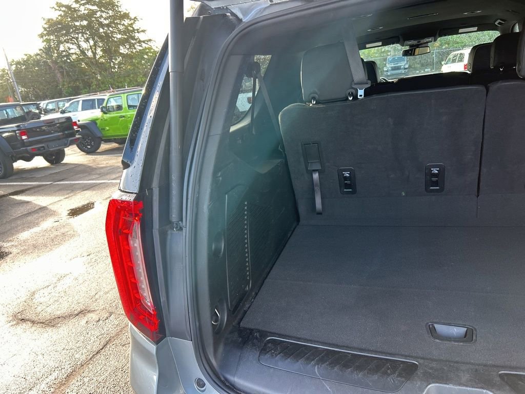 Used 2024 GMC Yukon XL SLT image 32