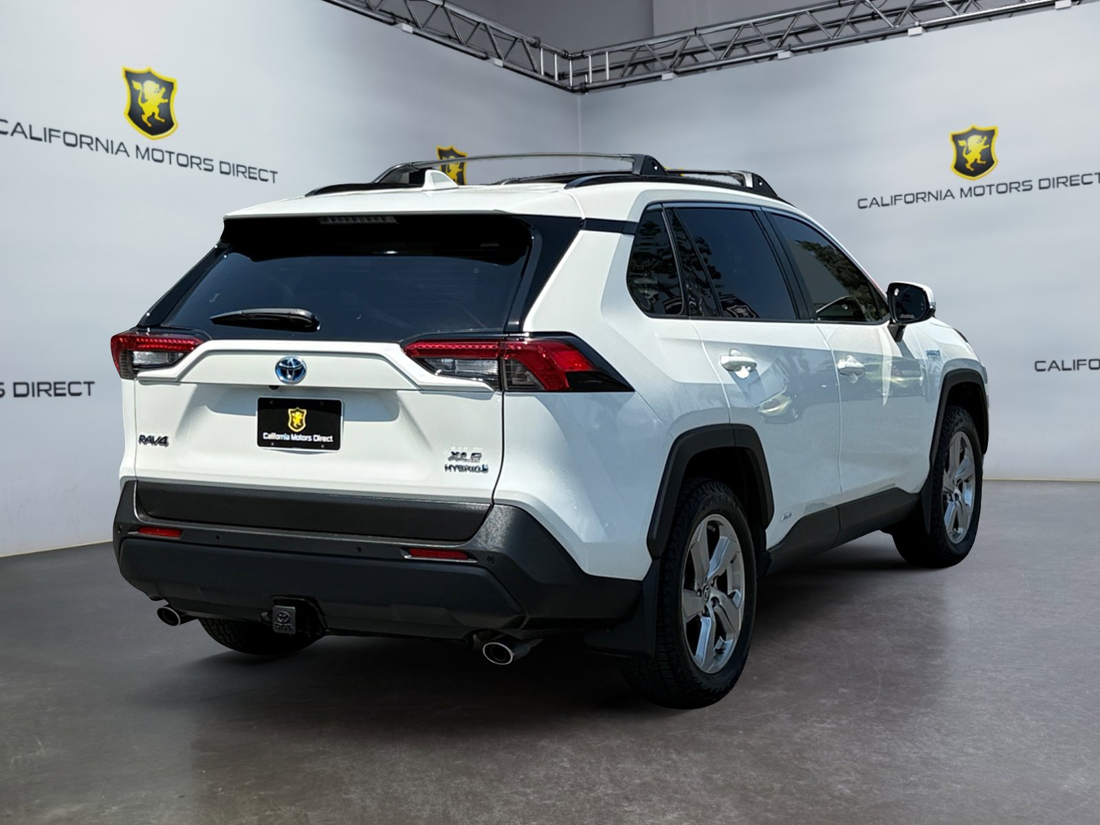 Used 2021 Toyota RAV4 XLE Premium image 5