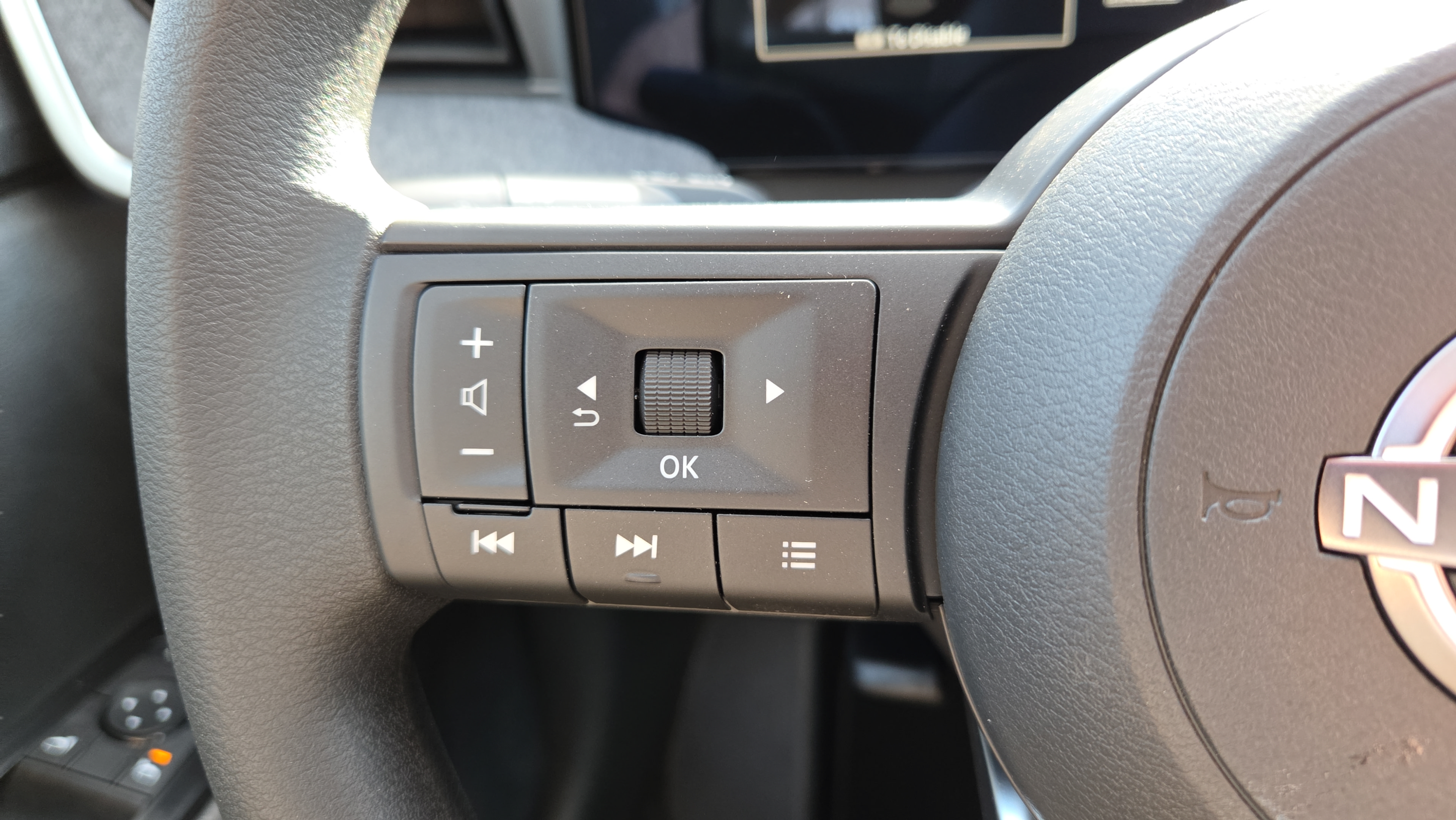 Certified 2026 Nissan Kicks SV FWD image 26