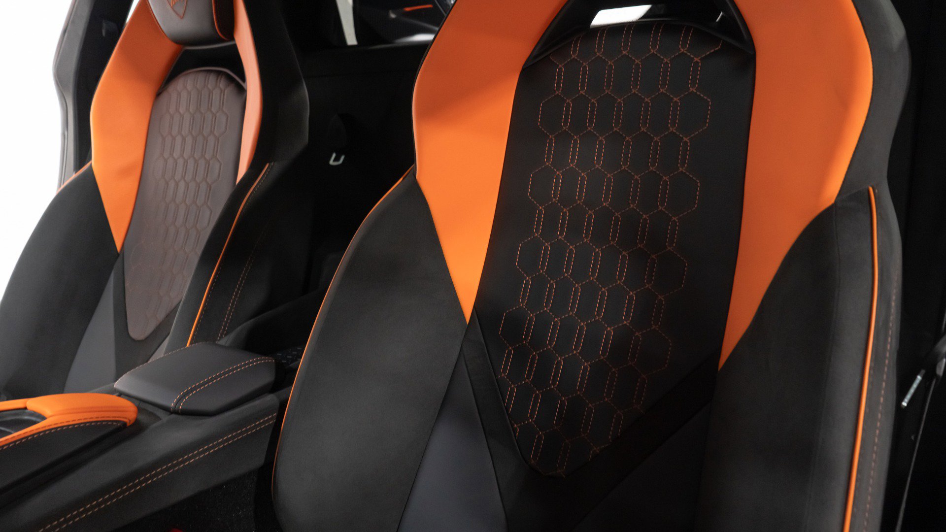 Used 2025 Lamborghini Revuelto image 46