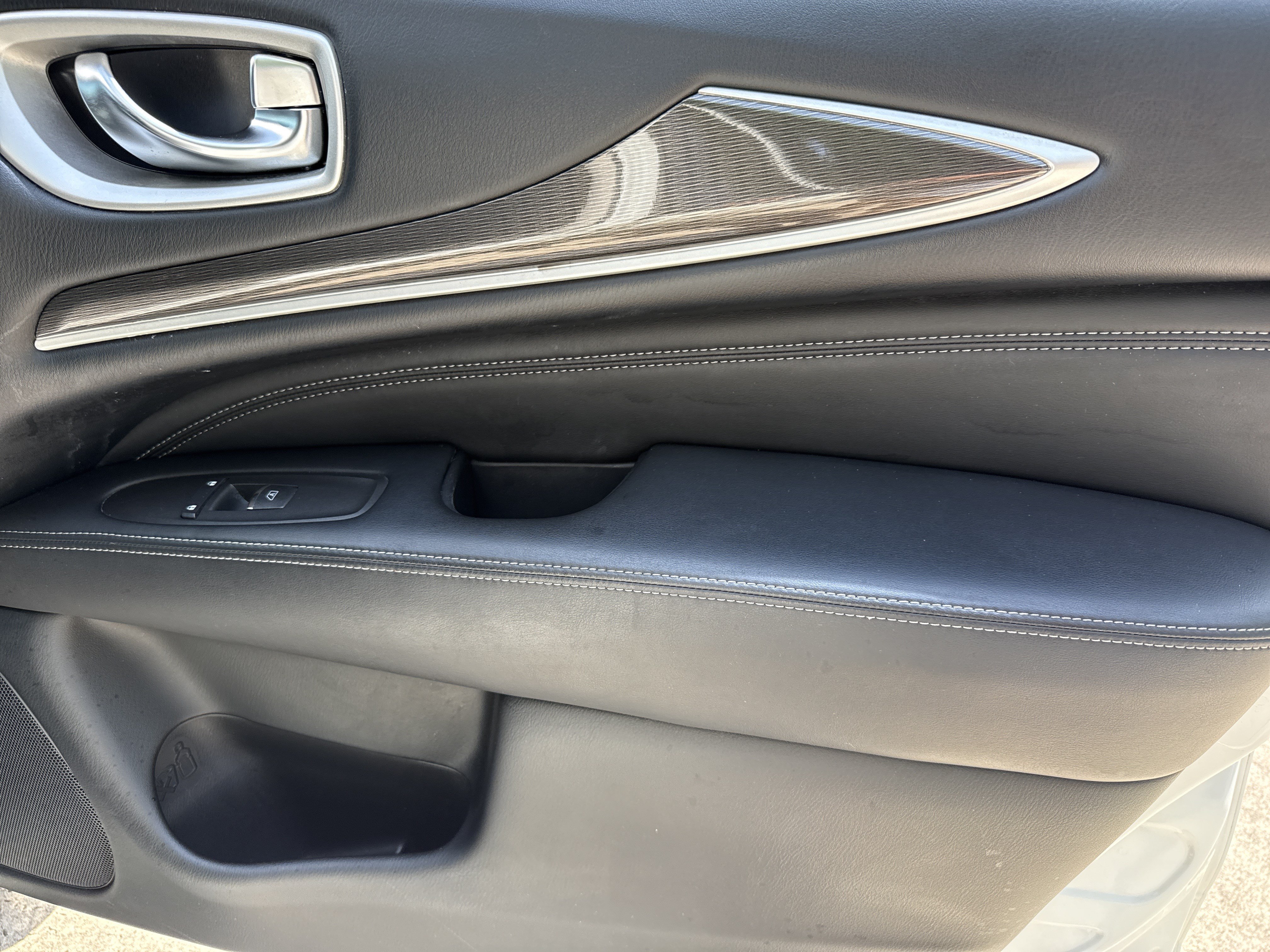 Used 2020 INFINITI QX60 Luxe w/ Essential Package FWD image 14