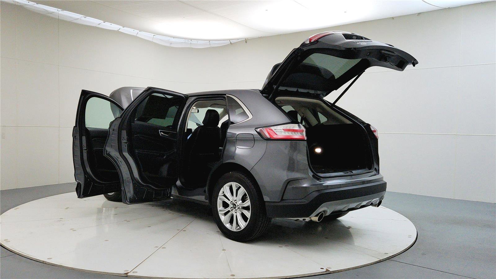 Used 2024 Ford Edge Titanium AWD/4WD image 12