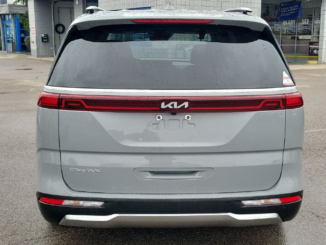 Used 2024 Kia Carnival SX Prestige FWD image 4