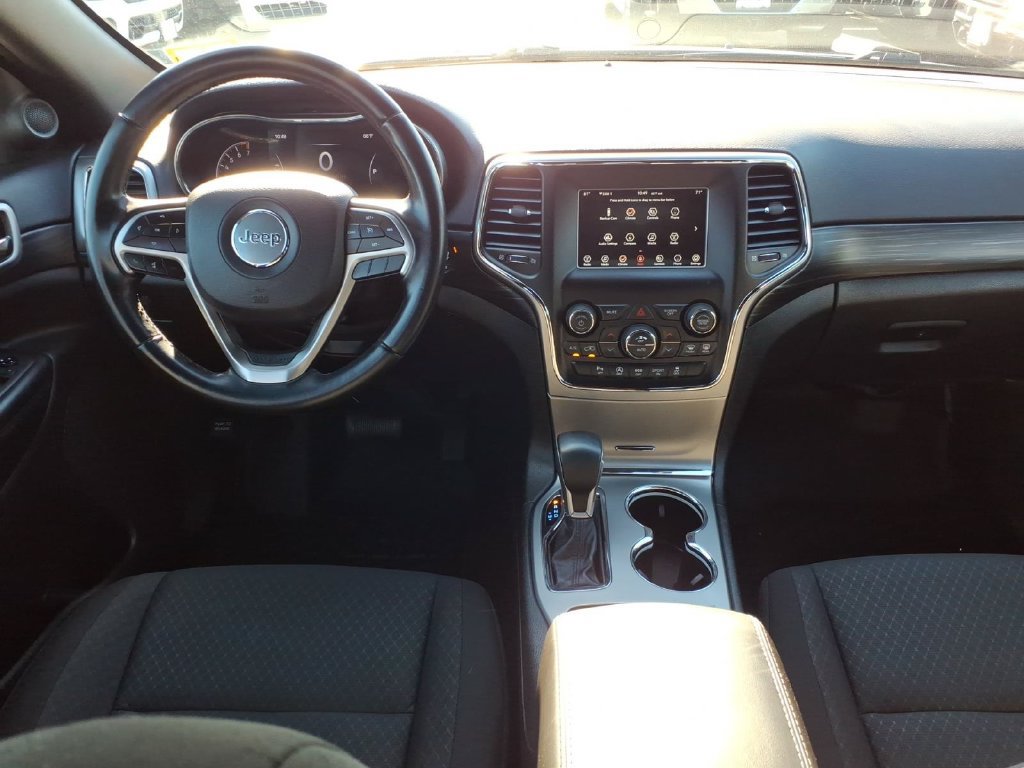 Used 2021 Jeep Grand Cherokee Laredo AWD/4WD image 15