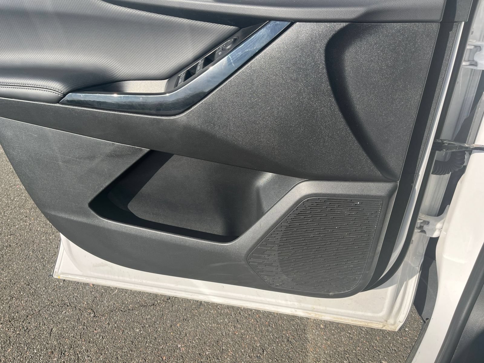 Used 2025 Chevrolet Equinox LT FWD image 18