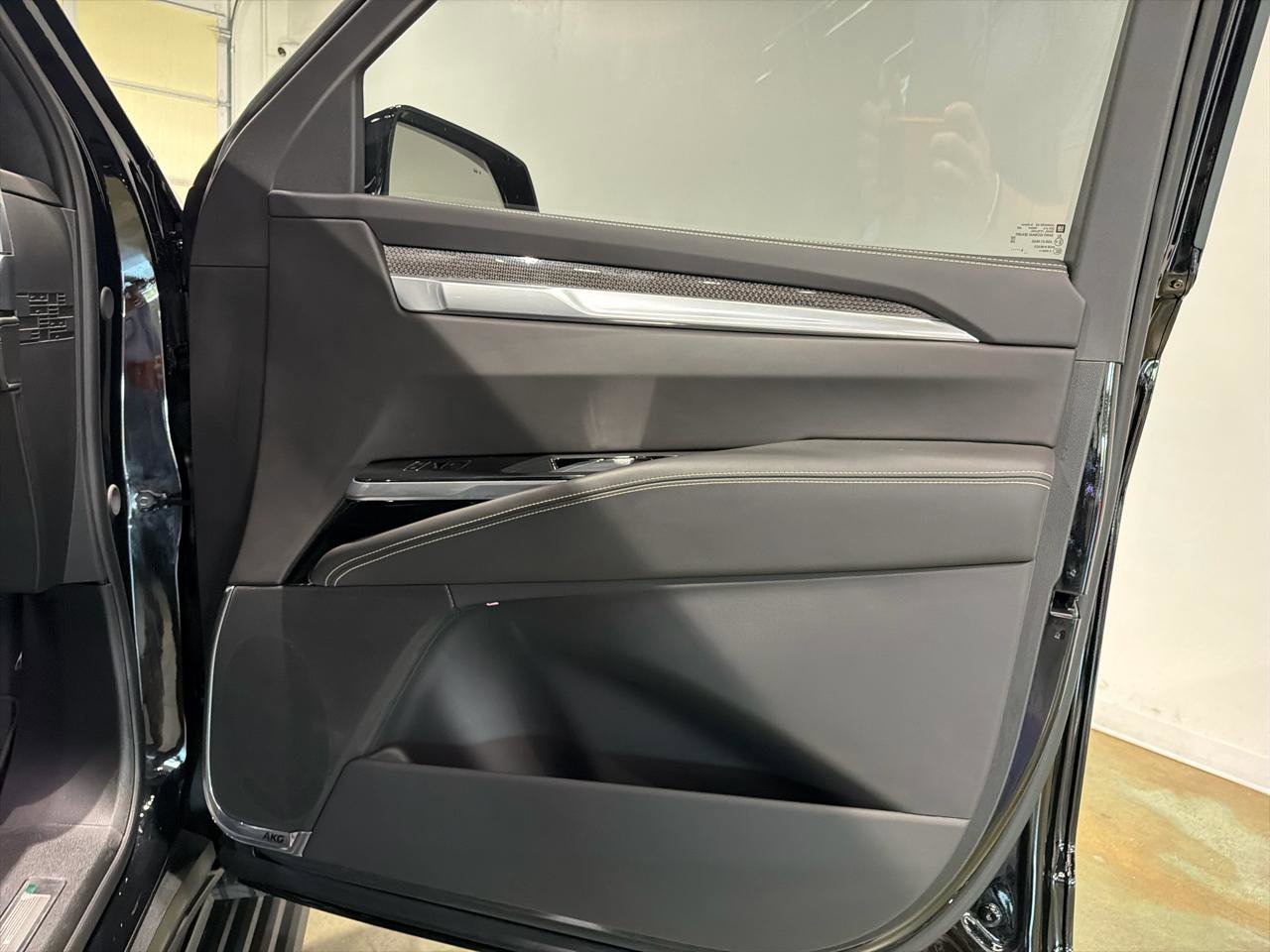 Used 2026 Cadillac Escalade ESV V image 34