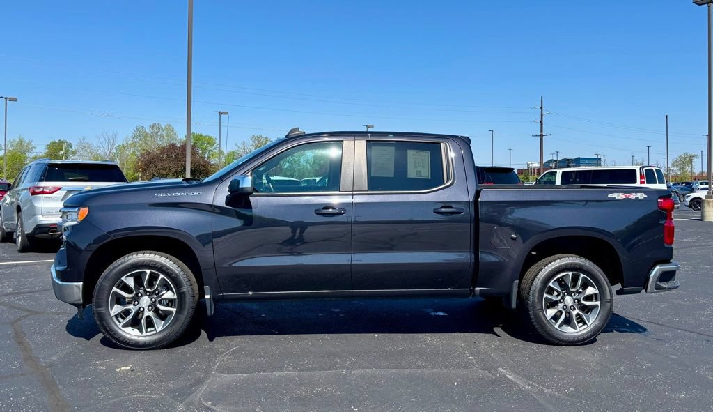 Used 2023 Chevrolet Silverado 1500 LT AWD/4WD image 4