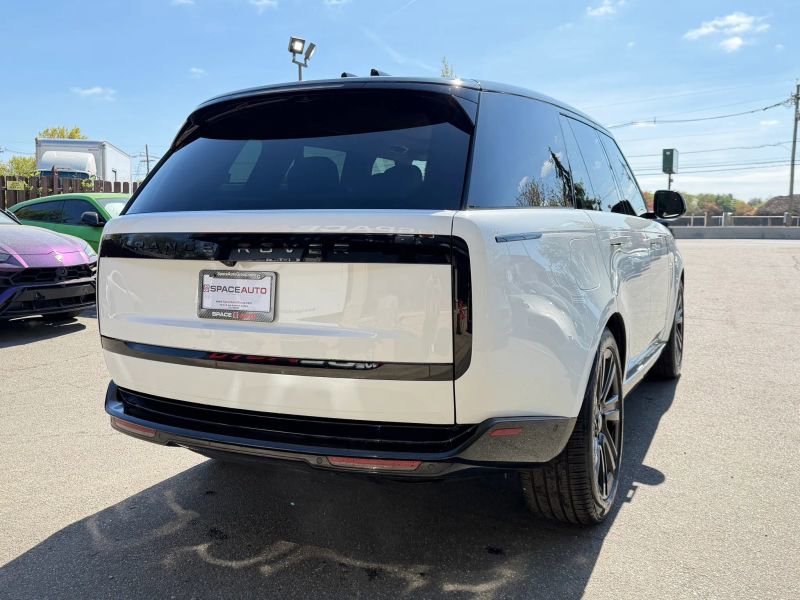 Used 2023 Land Rover Range Rover SE image 5