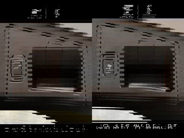 Used 2024 Cadillac XT4 Premium Luxury image 33