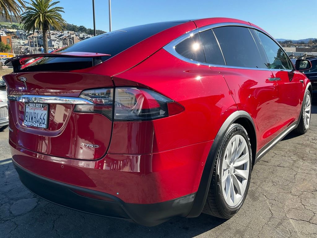 Used 2017 Tesla Model X 75D image 98