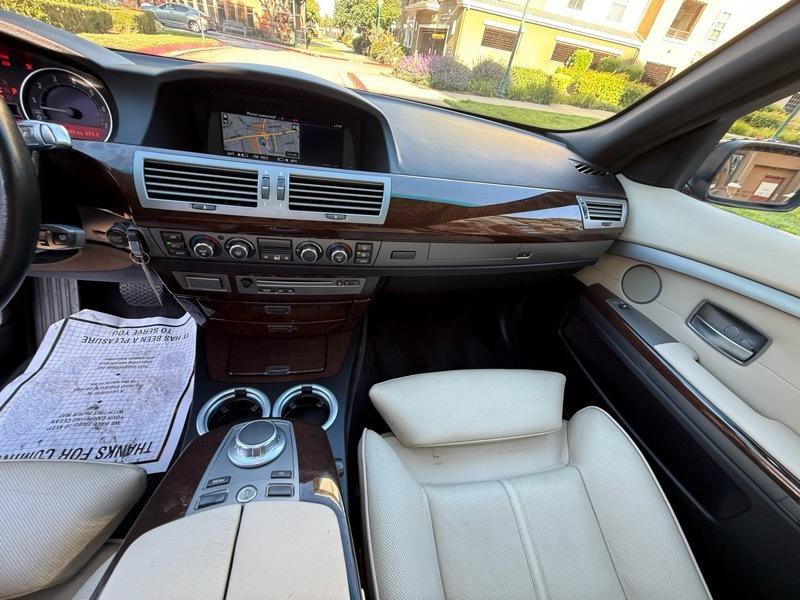 Used 2007 BMW 750i RWD image 66