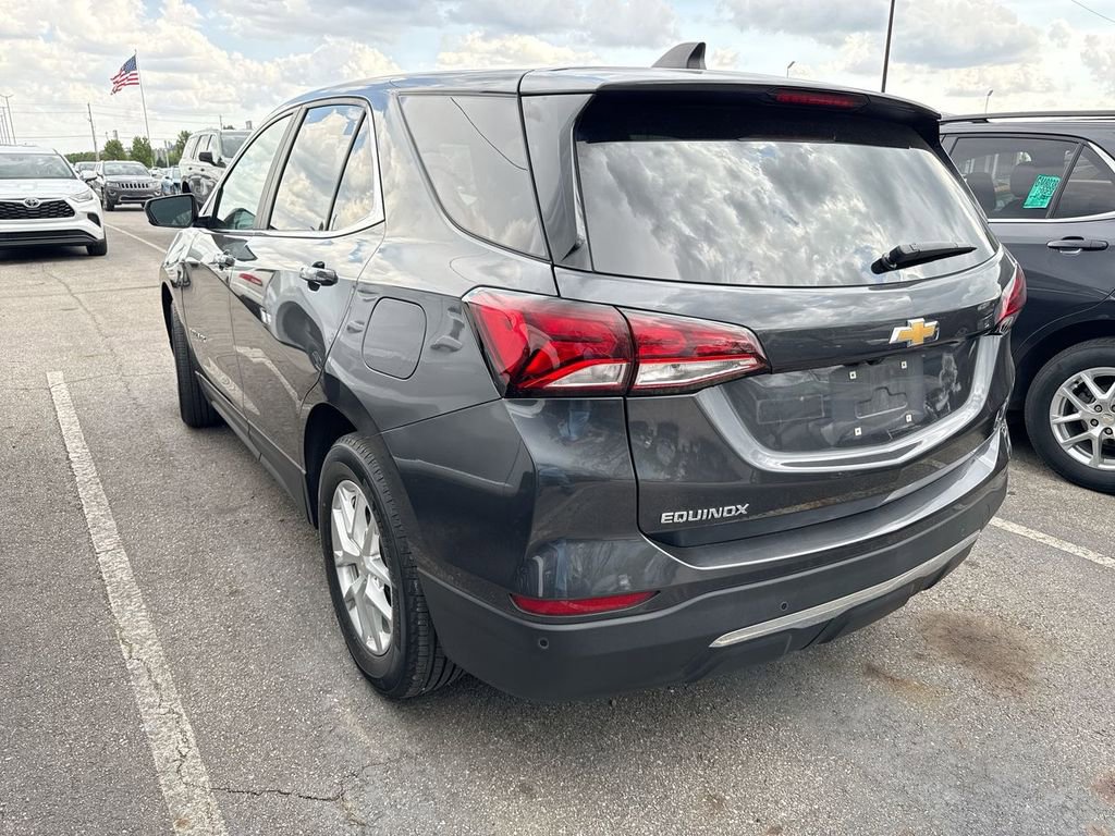 Used 2022 Chevrolet Equinox LT FWD image 2