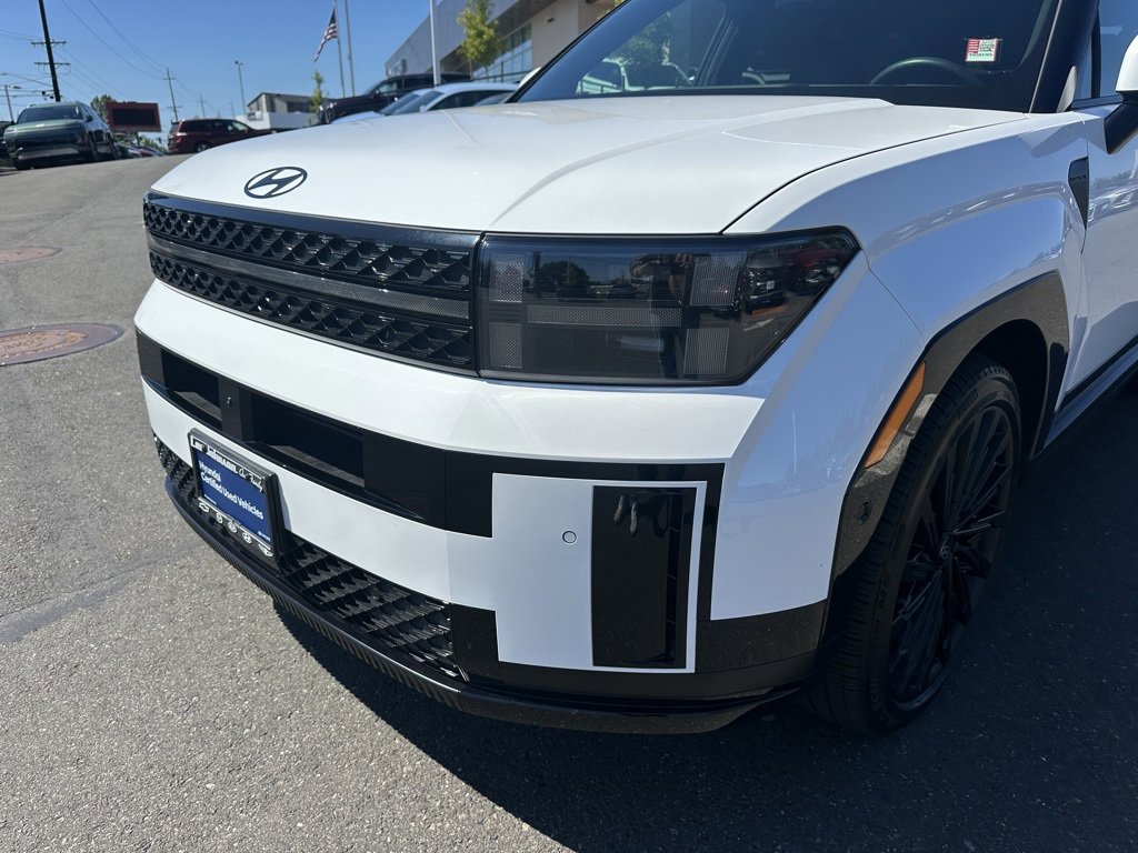 Used 2025 Hyundai Santa Fe Calligraphy image 3