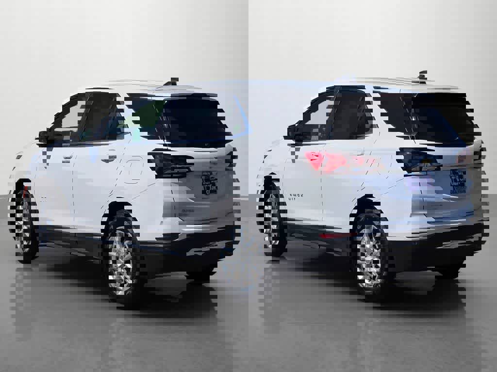 Used 2024 Chevrolet Equinox LT FWD image 4