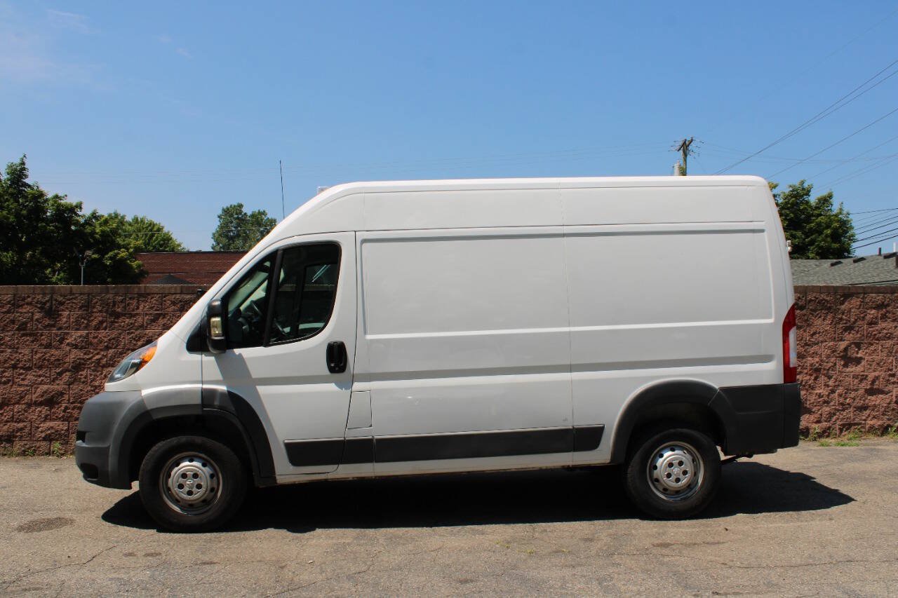 Used 2018 RAM ProMaster 2500 FWD image 2