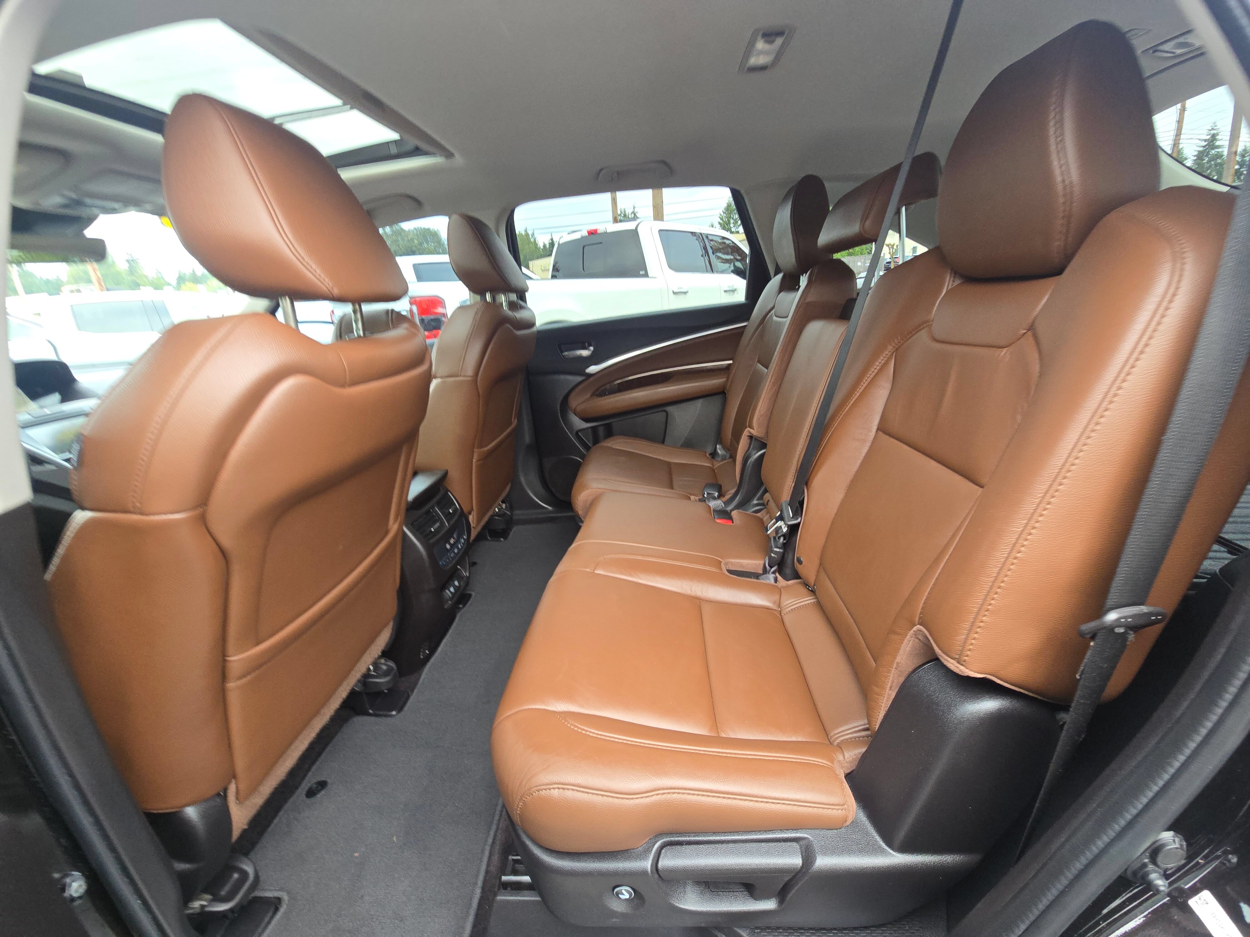 Used 2017 Acura MDX w/ Technology Package AWD/4WD image 16