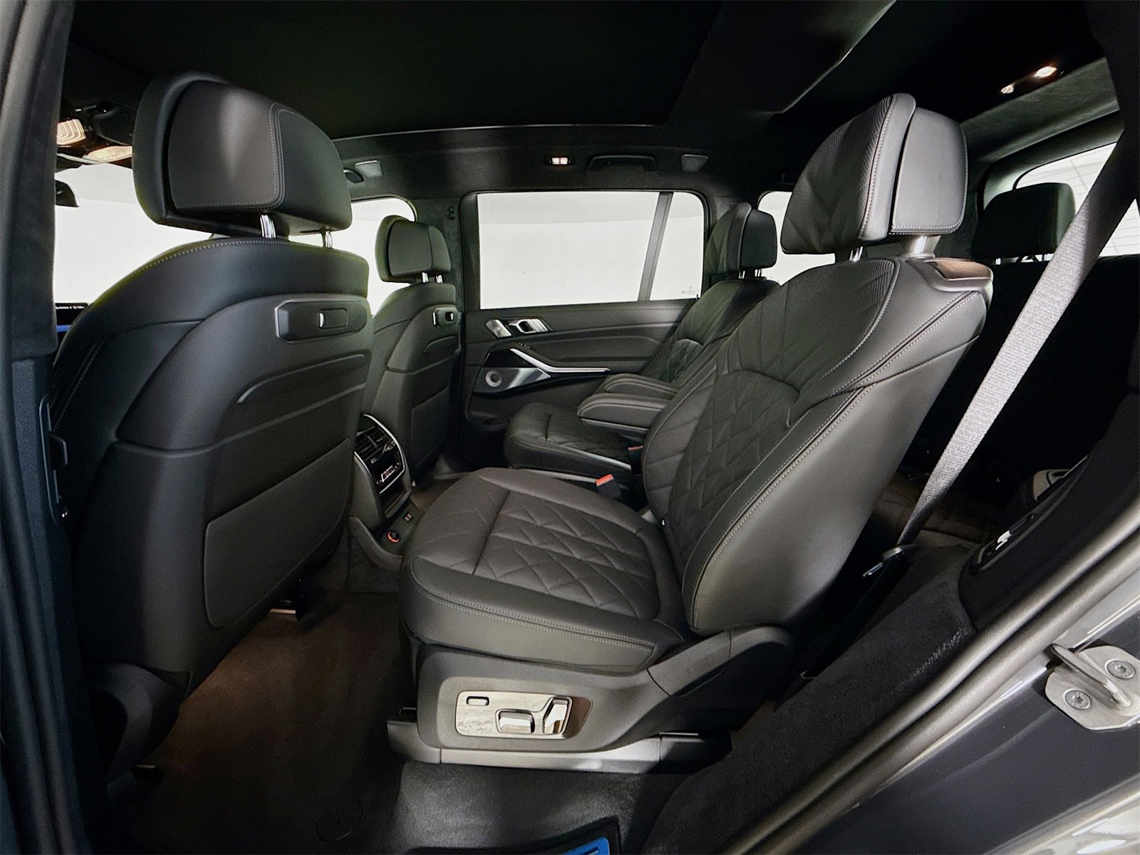New 2026 BMW X7 xDrive40i w/ M Sport Package image 26