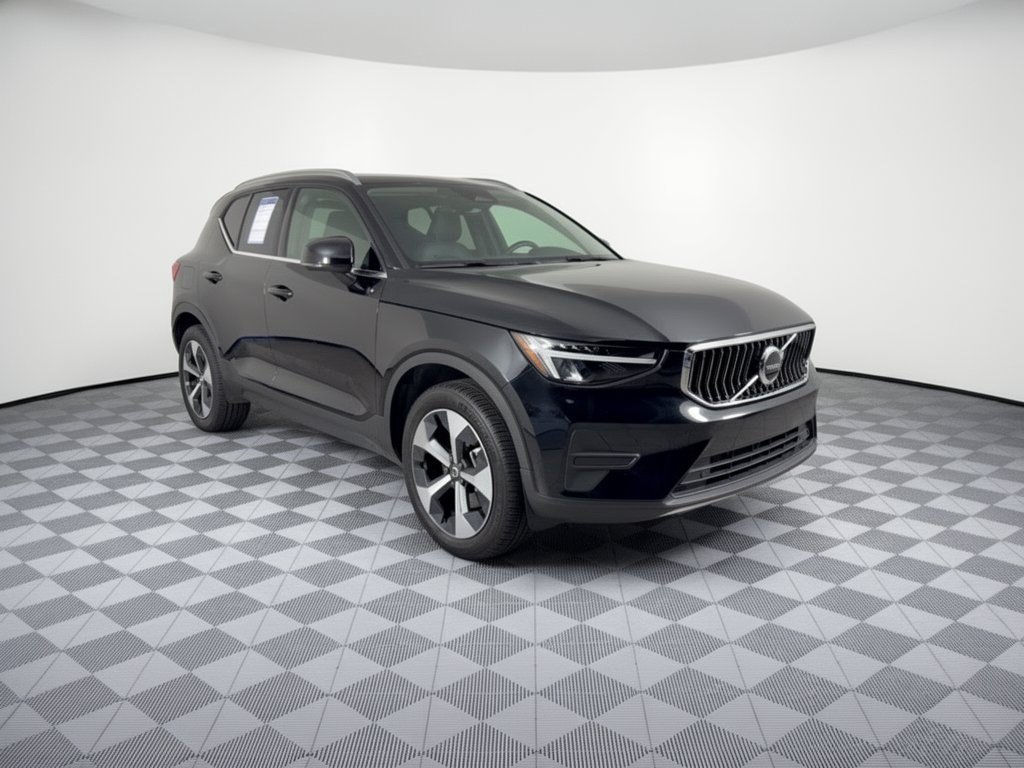 Used 2025 Volvo XC40 B5 Core w/ Protection Package Premier AWD/4WD image 7