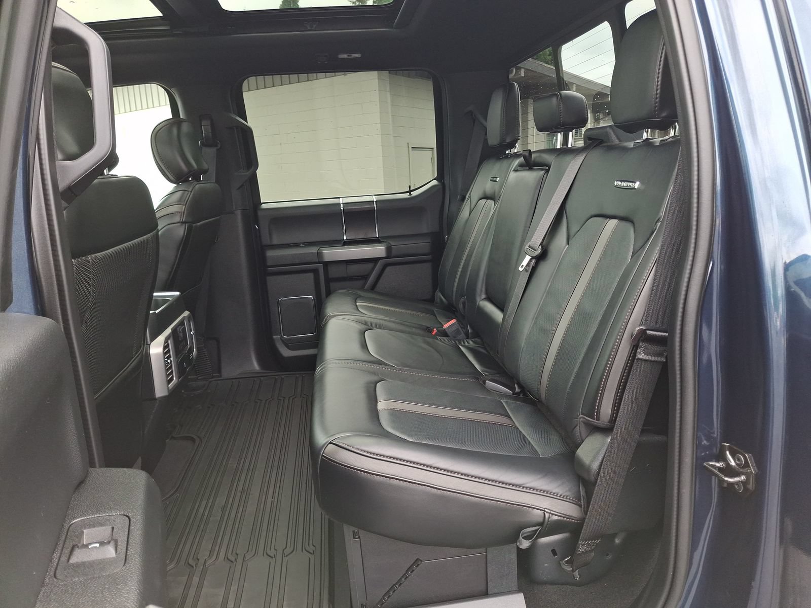 Used 2019 Ford F350 Platinum w/ Platinum Ultimate Package AWD/4WD image 19