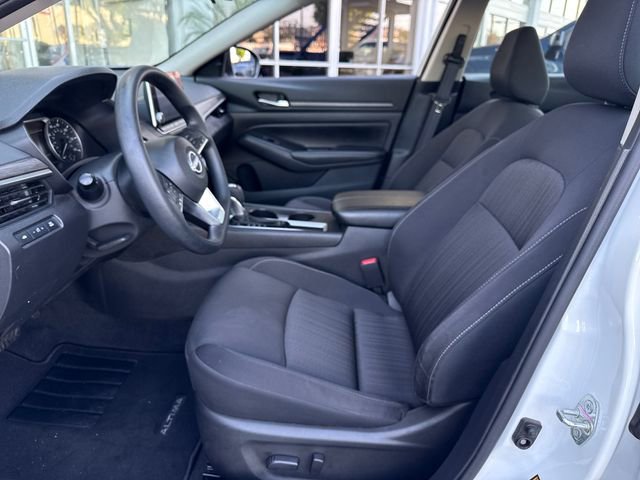 Used 2025 Nissan Altima 2.5 SV FWD image 9