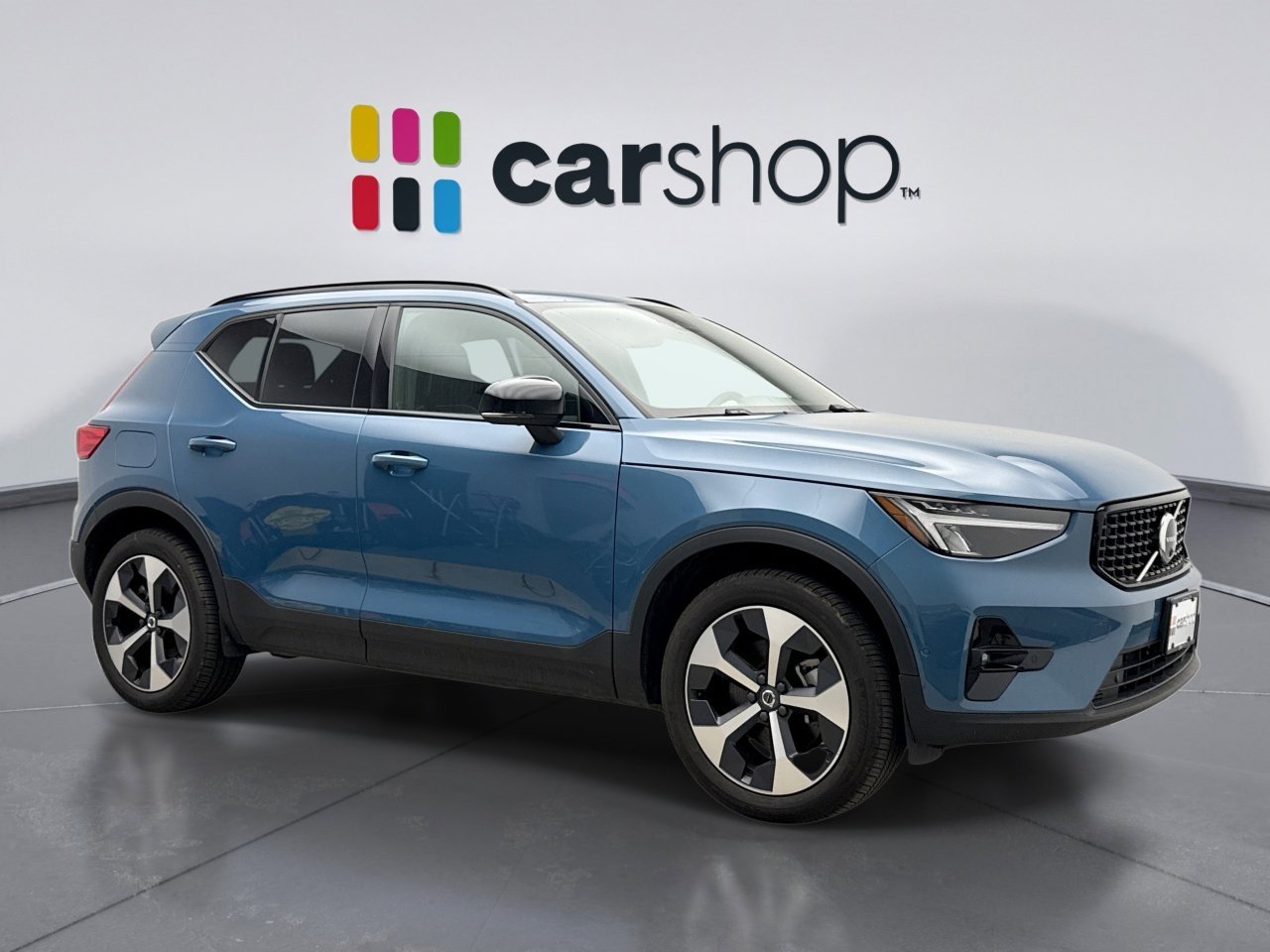 Used 2025 Volvo XC40 B5 Plus AWD/4WD image 7