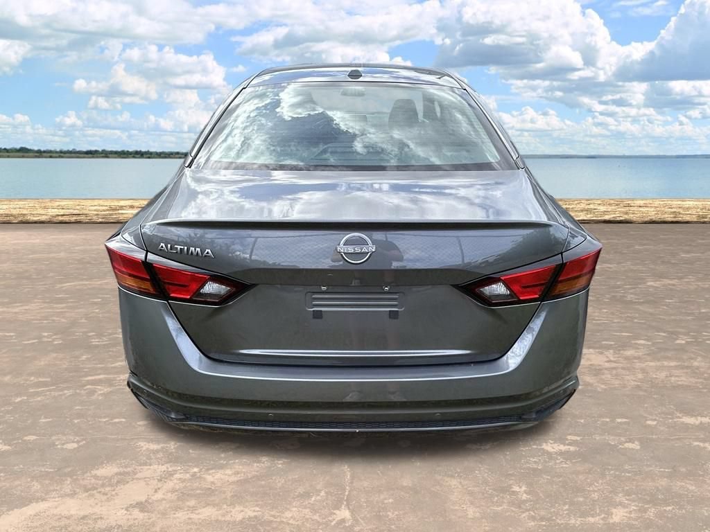Used 2025 Nissan Altima 2.5 SV FWD image 8