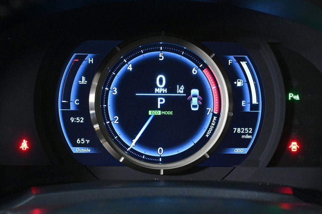 Used 2019 Lexus IS 300 F Sport w/ F Sport Package image 17