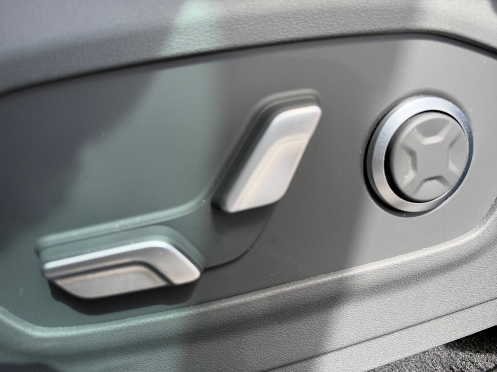 Used 2025 Hyundai Santa Fe Limited FWD image 14