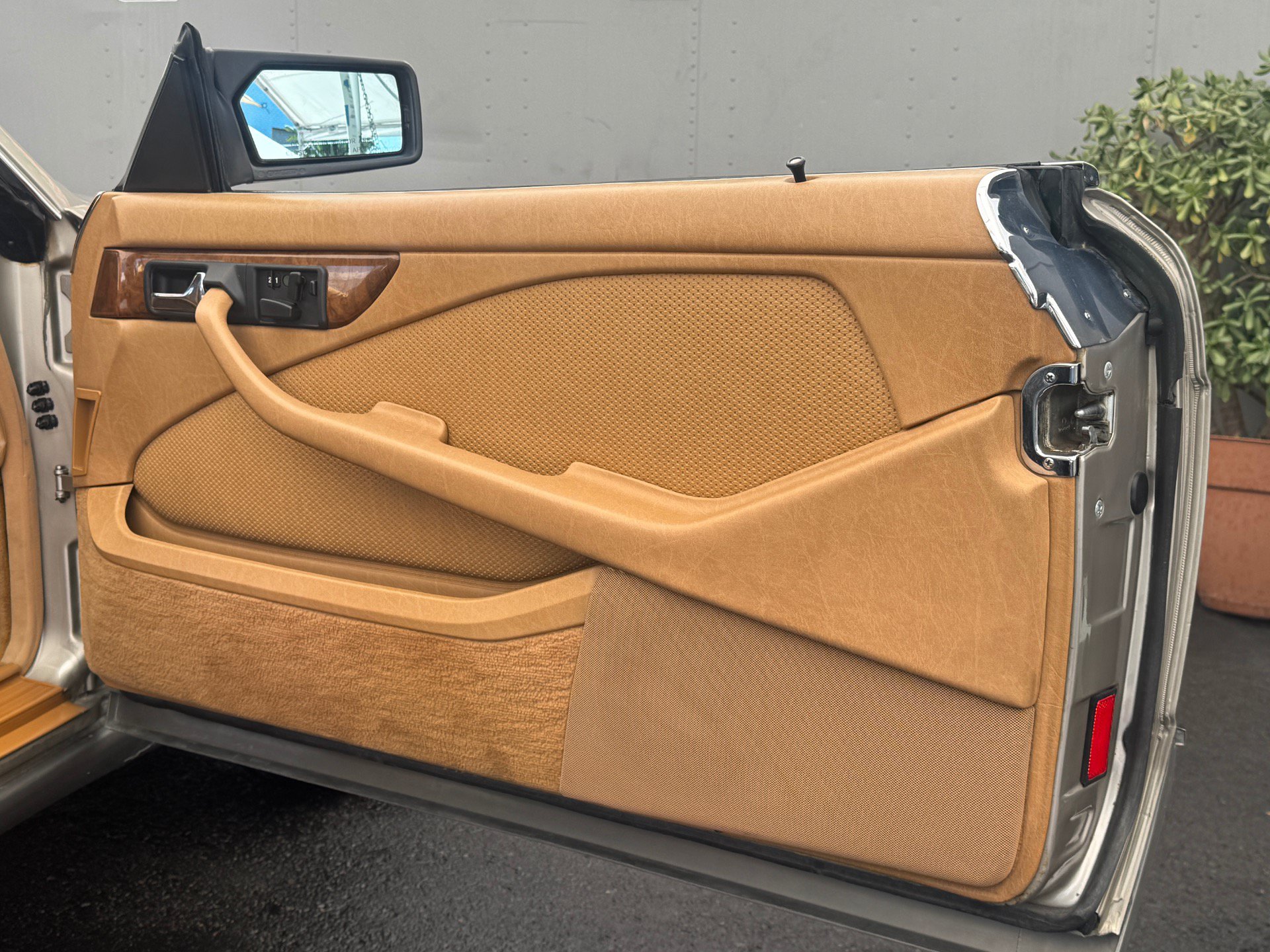 Used 1988 Mercedes-Benz 560 SEC image 33