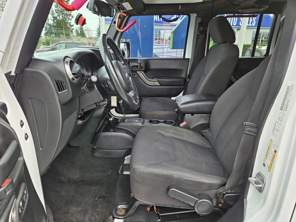 Used 2013 Jeep Wrangler Unlimited Sport image 11