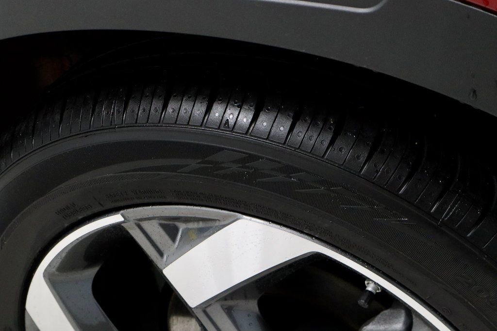 Certified 2025 Hyundai Venue SEL image 23