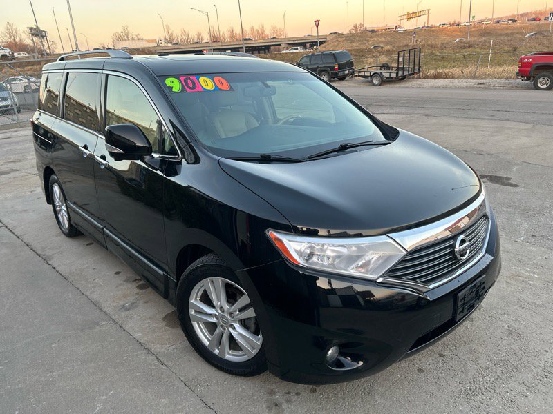 Used 2015 Nissan Quest Platinum image 2