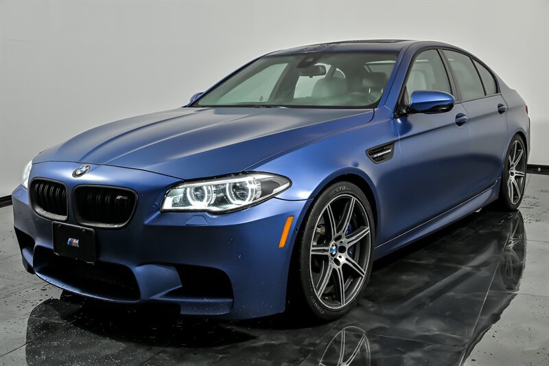 Used 2016 BMW M5 RWD image 3