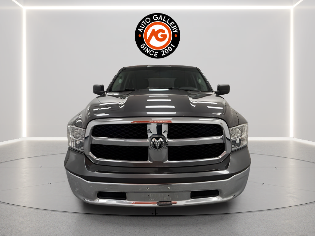 Used 2019 RAM 1500 Classic SLT AWD/4WD image 2