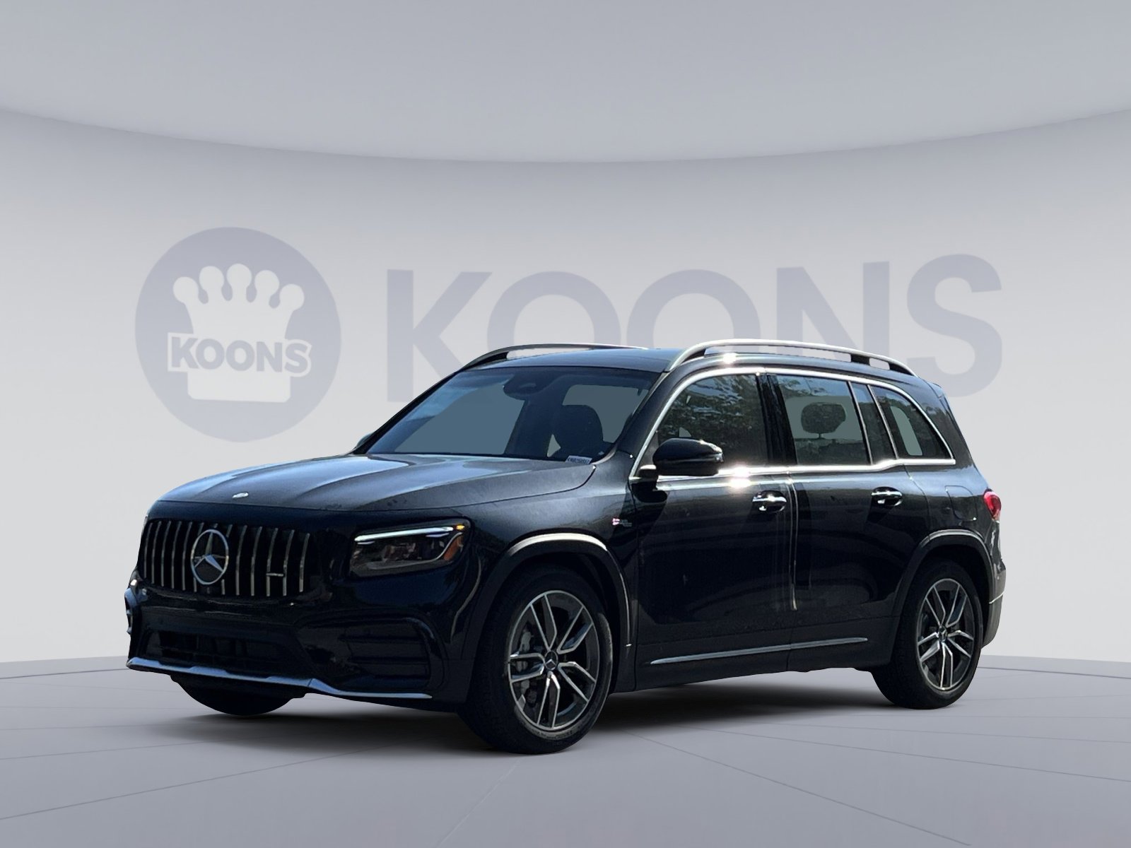 New 2025 Mercedes-Benz GLB 35 AMG 4MATIC image 1