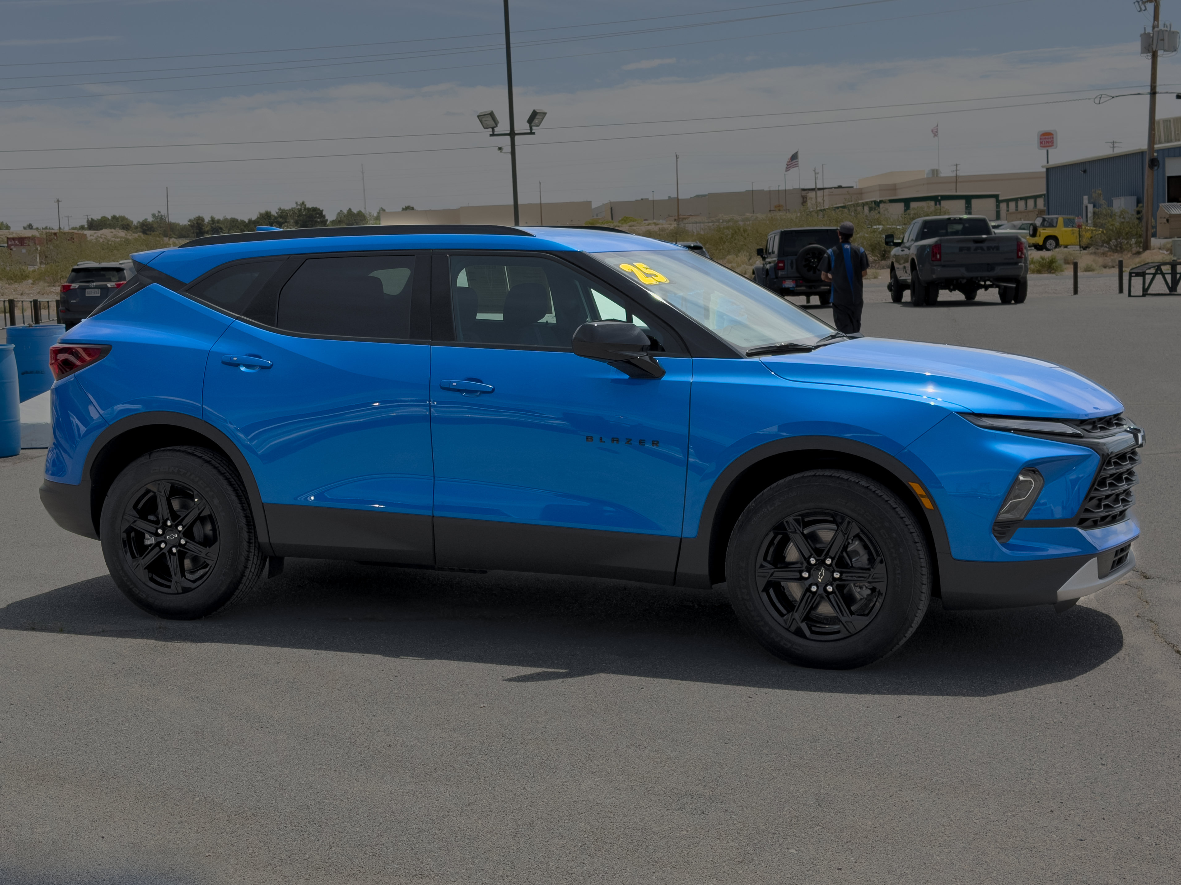 Used 2025 Chevrolet Blazer LT w/ Midnight/Sport Edition FWD image 6