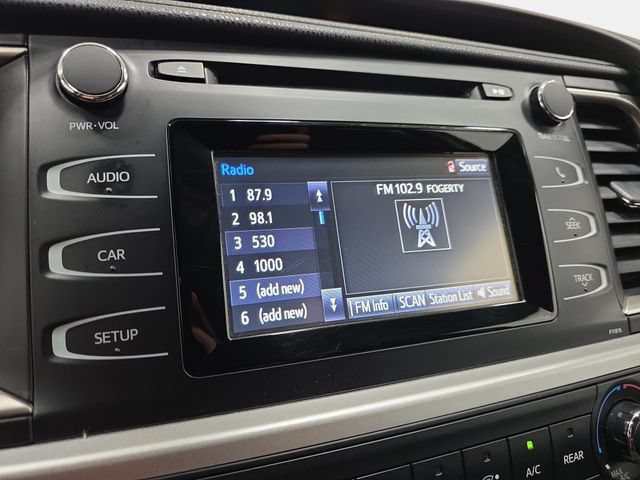 Used 2019 Toyota Highlander LE AWD/4WD image 20